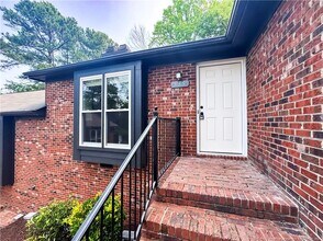 535 Coronation Dr in Fayetteville, NC - Building Photo - Building Photo