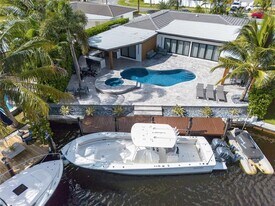 160 SE 3rd Ct in Pompano Beach, FL - Building Photo
