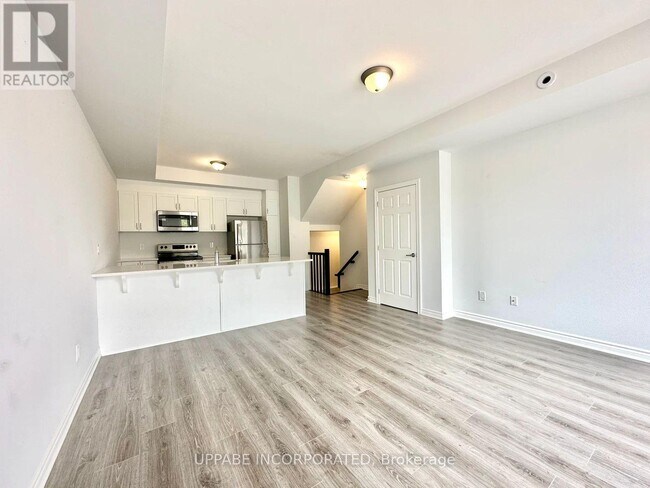 643 Makwa Private in Ottawa, ON - Building Photo - Building Photo