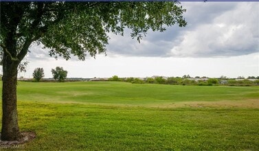 1946 Par Dr in Naples, FL - Building Photo - Building Photo