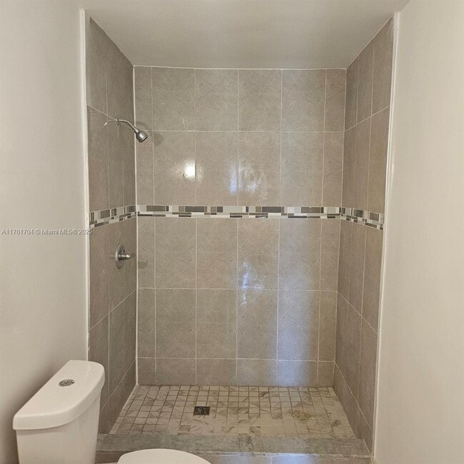 1815 NW 88th Terrace in Miami, FL - Building Photo - Building Photo