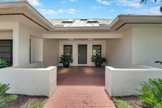 5740 SE Winged Foot Dr in Stuart, FL - Building Photo - Building Photo