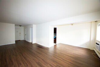 22 N Forest Ave in Rockville Centre, NY - Building Photo - Building Photo