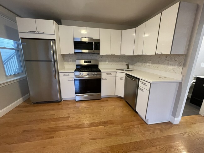 136 Berkshire St, Unit 4