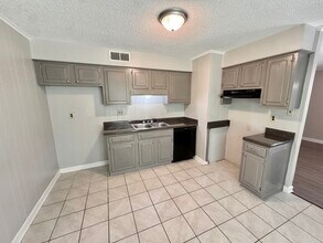 5595 Briarwood Dr in Horn Lake, MS - Building Photo - Building Photo