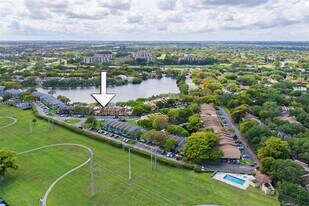 1360 NW 97th Terrace in Pembroke Pines, FL - Building Photo