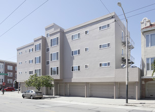 1490 Chestnut St in San Francisco, CA - Building Photo - Building Photo