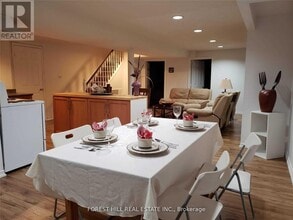 27 Hiram Rd in Richmond Hill, ON - Building Photo - Building Photo