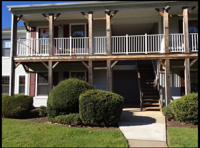 131 Hatfield Ln, Unit 131 Hatfield Lane in East Brunswick, NJ - Building Photo - Building Photo