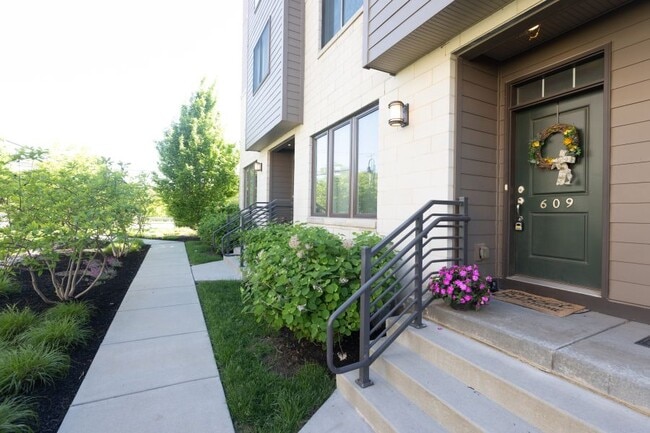 property at 609 Lakeview Ct