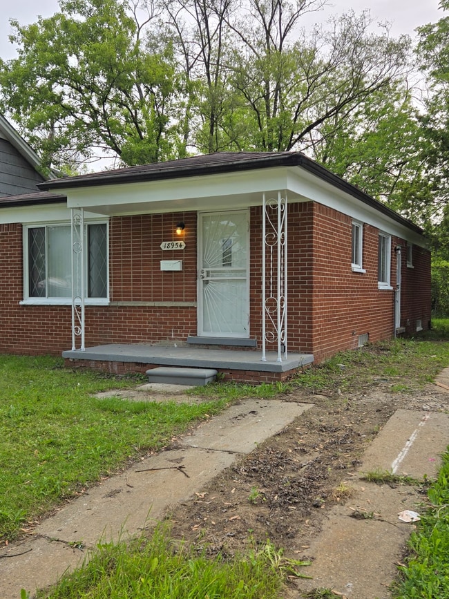 property at 18954 Riverview St