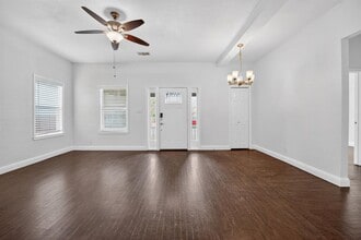 806 E 3rd St in Georgetown, TX - Building Photo - Building Photo