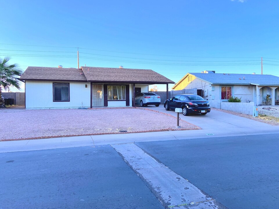 2512 W Riviera Dr in Tempe, AZ - Building Photo