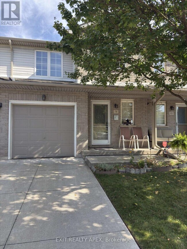 76 Frances Ave in Hamilton, ON - Building Photo - Building Photo