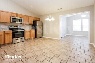 6032 Pennyworth Cir in Indianapolis, IN - Foto de edificio - Building Photo