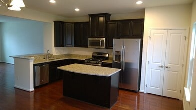 987 Brechin Lane in York, PA - Building Photo - Building Photo