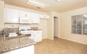 1058 W Ave K in Lancaster, CA - Building Photo - Building Photo