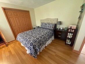22 Lothrop St, Unit 1 in Newton, MA - Building Photo - Building Photo