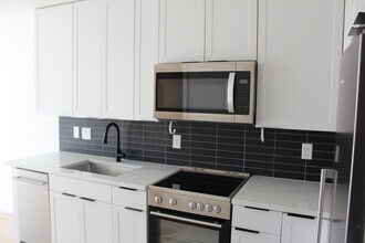 3817 14th St NW, Unit 7 in Washington, DC - Building Photo - Building Photo