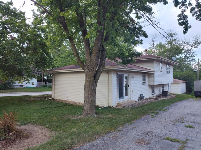 200 S Margaret St in Joliet, IL - Foto de edificio - Building Photo