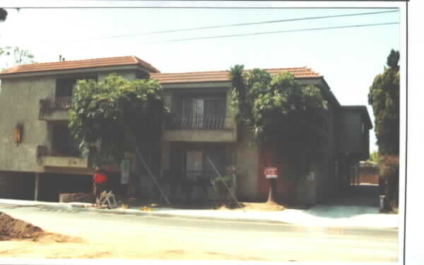 1647 S Bundy Dr in Los Angeles, CA - Building Photo - Building Photo