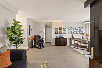 1500 Arlington Blvd in Arlington, VA - Foto de edificio - Building Photo