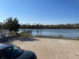 611 W Ocean View Ave in Norfolk, VA - Building Photo