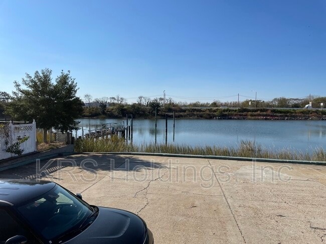 property at 611 W Ocean View Ave