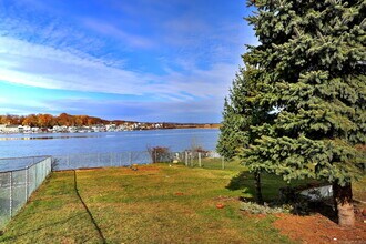 800 Quinnipiac Ave in New Haven, CT - Building Photo - Building Photo