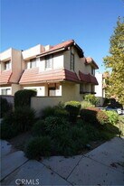 27663 Ironside Dr in Santa Clarita, CA - Building Photo