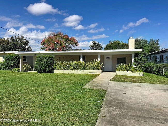 property at 1500 Highland Ct