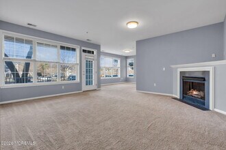 301 St Andrews Pl in Englishtown, NJ - Building Photo - Building Photo