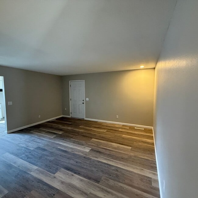 3309 W Riverside St in Springfield, MO - Building Photo - Building Photo