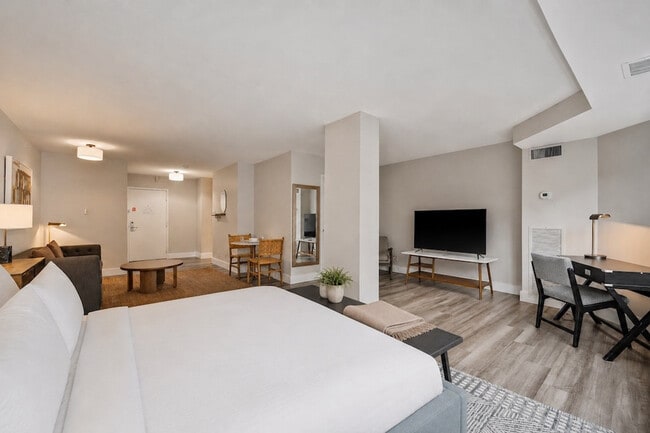 1111 30th St NW