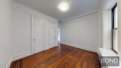 166 W 72nd St in New York, NY - Building Photo - Building Photo