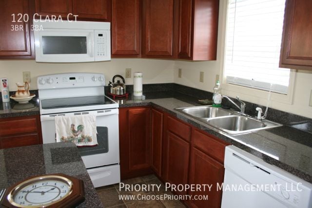 120 Clara Ct in Harrisonburg, VA - Building Photo - Building Photo