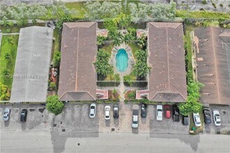 1424 Holly Heights Dr in Fort Lauderdale, FL - Building Photo - Building Photo