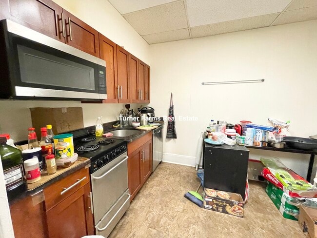 17 Aberdeen St, Unit 2