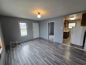 2006 Lafayette St in Waterloo, IA - Building Photo - Building Photo