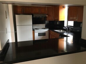 5825 W 25th Ct in Hialeah, FL - Building Photo - Building Photo