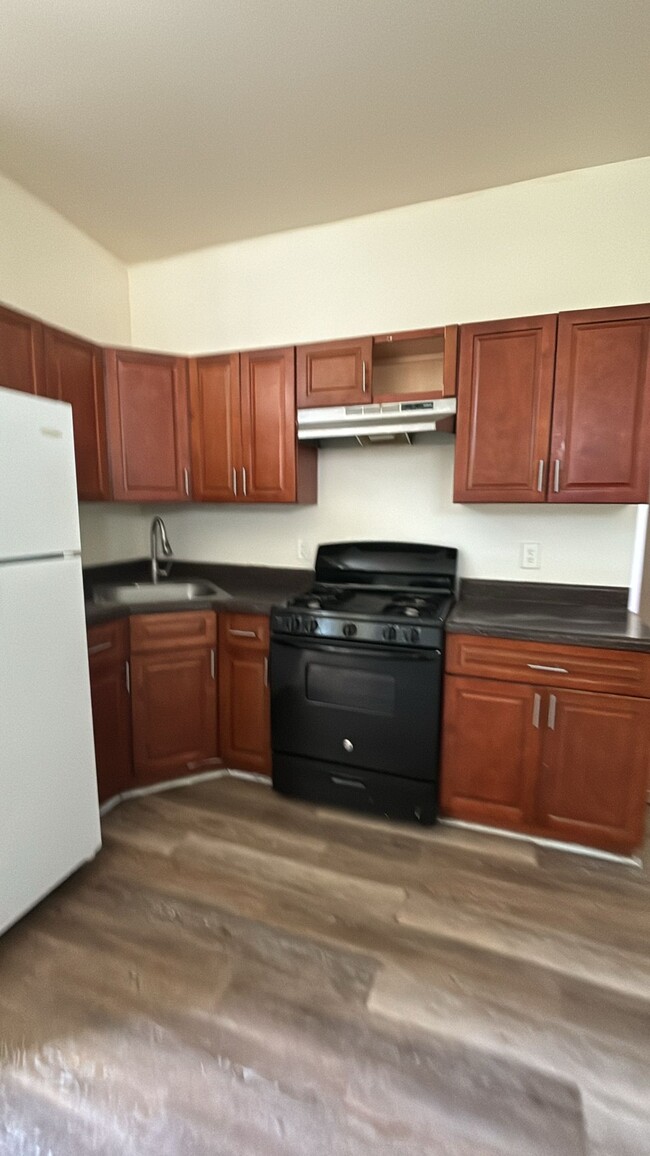 142 Chadwick Ave, Unit 1 in Newark, NJ - Foto de edificio - Building Photo