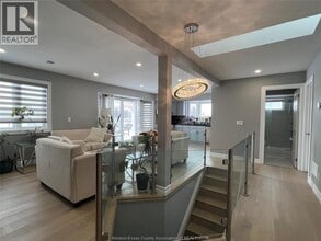 4553 Southwood Lakes Blvd in Windsor, ON - Building Photo - Building Photo