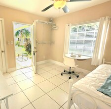 1736 Dewey St in Hollywood, FL - Building Photo - Building Photo