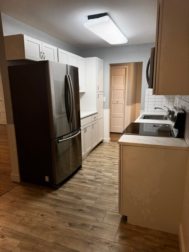 23 Bullocks Point Ave, Unit 4A in Riverside, RI - Building Photo - Building Photo