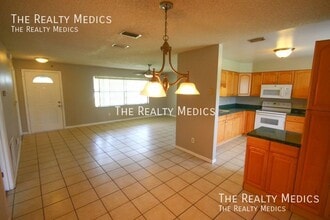 3171 Courtland Blvd in Deltona, FL - Building Photo - Building Photo