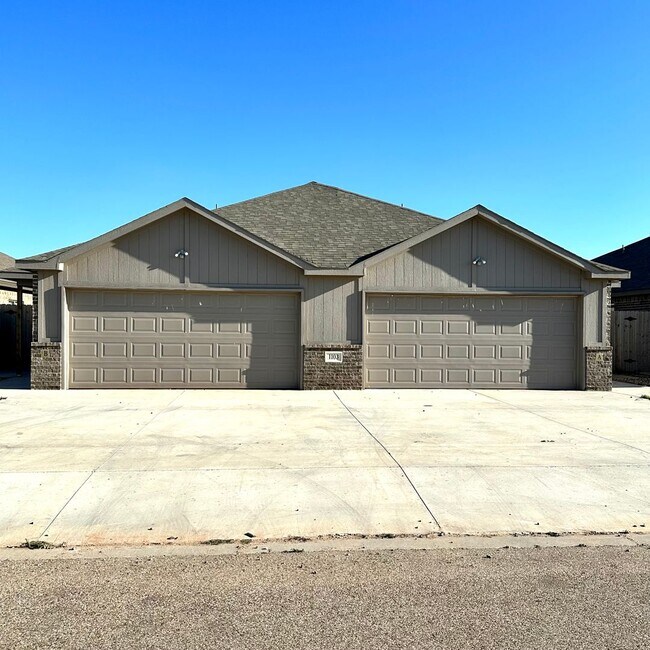 1103 Preston Trails in Wolfforth, TX - Foto de edificio - Building Photo