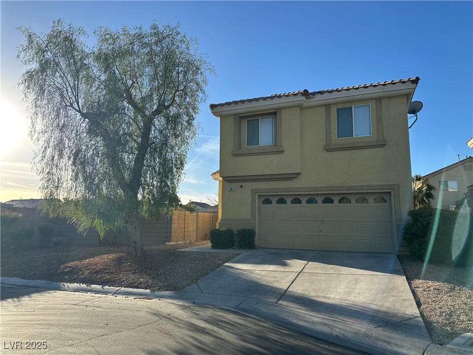 161 Lenape Heights Ave in Las Vegas, NV - Building Photo