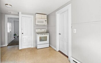 15 Vernon St in Holyoke, MA - Building Photo - Building Photo