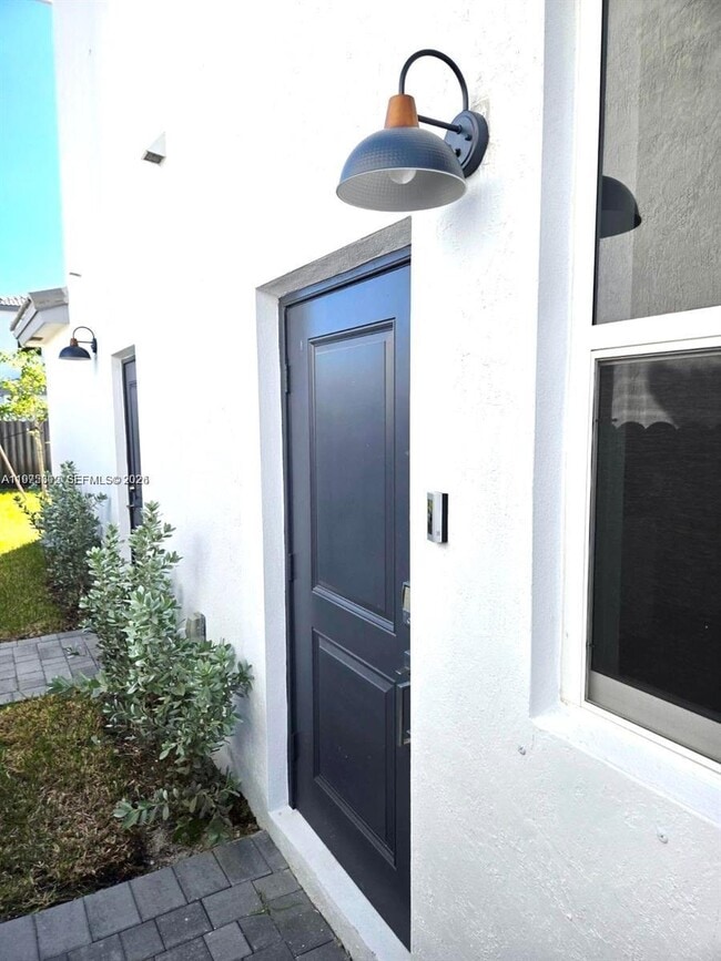 14894 SW 163rd St in Miami, FL - Building Photo - Building Photo