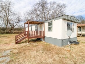 1810 Vales Mill Rd in Pulaski, TN - Building Photo - Building Photo